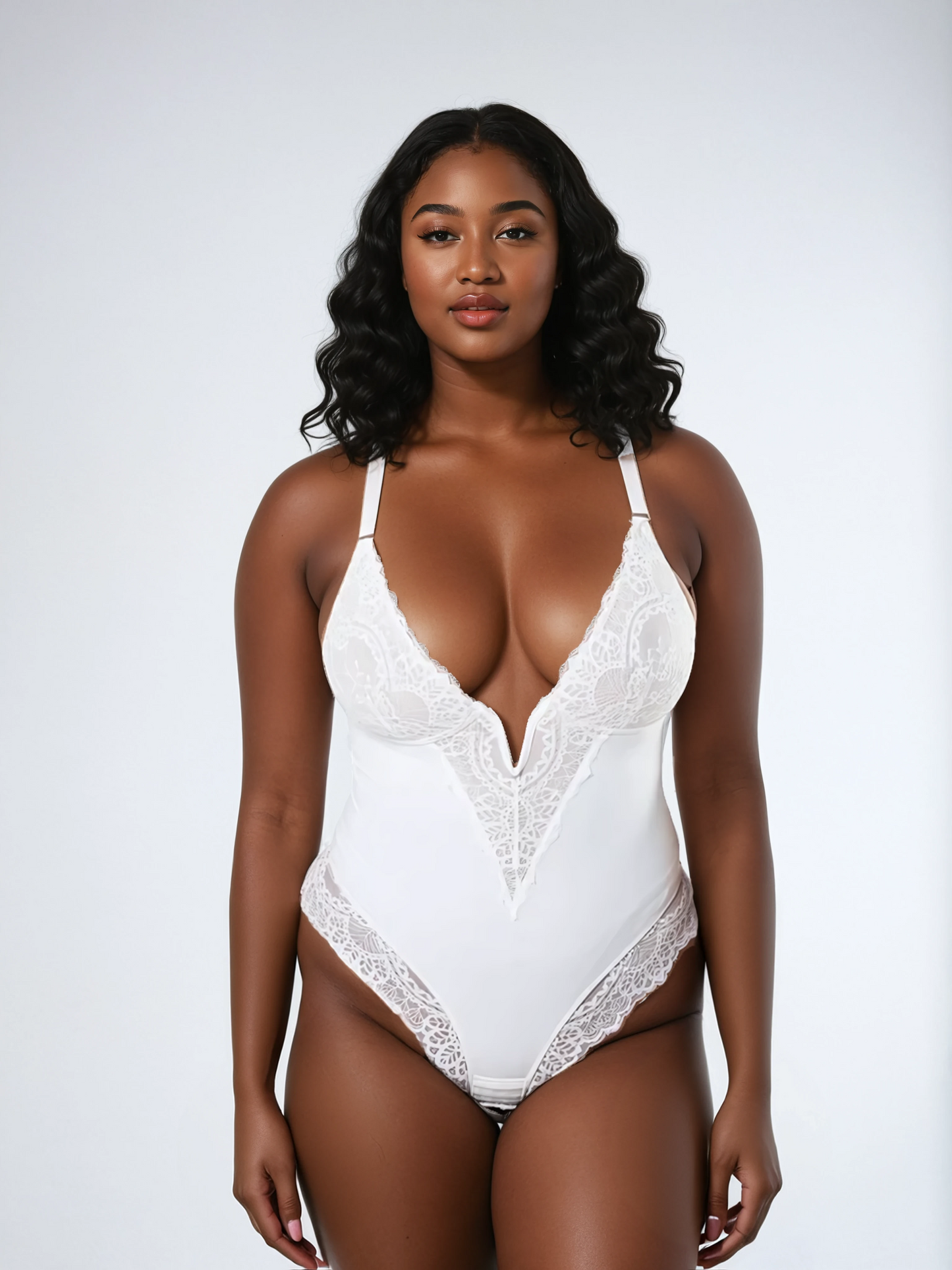Zoë – Luxuriöser Spitzen Bodysuit