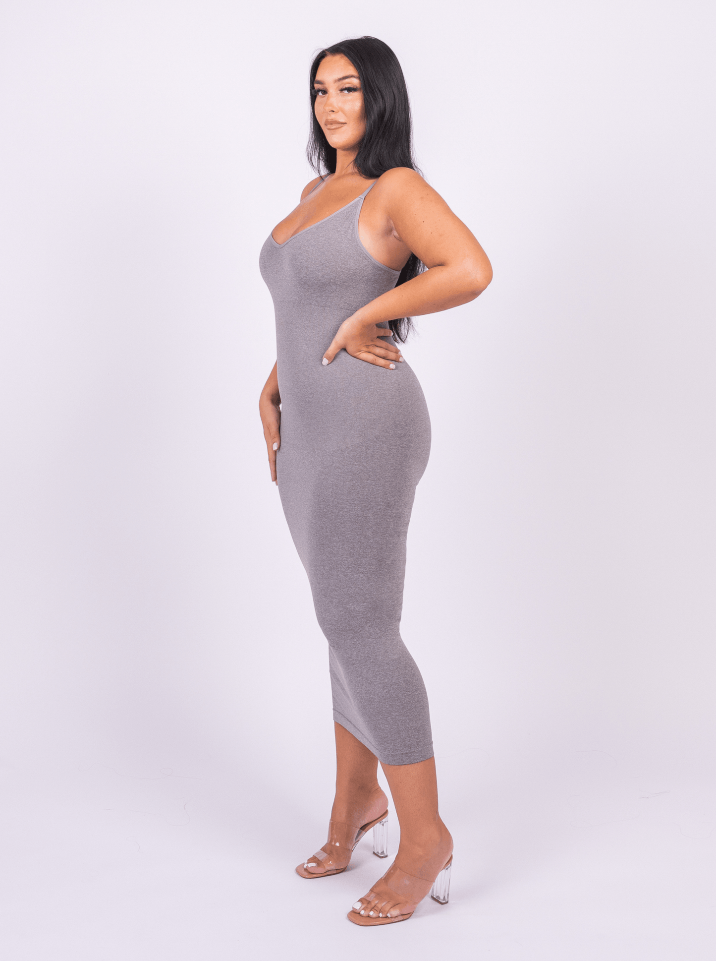 Shaper Maxi Kleid mit V-Ausschnitt und Spaghettiträgern